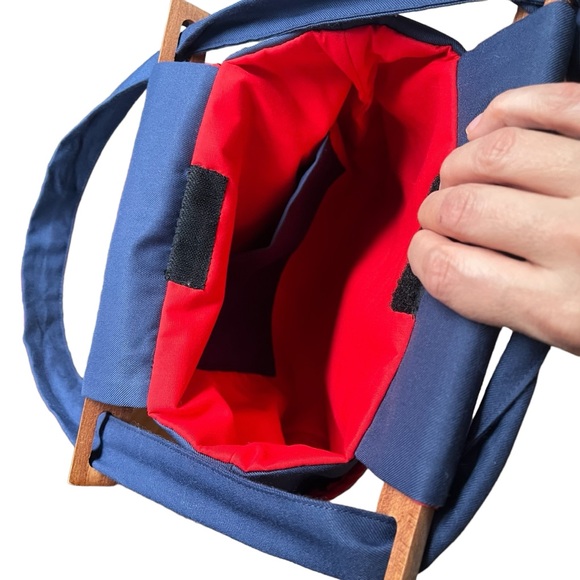 Vintage Tori Totes of Georgia lighthouse handbag with wooden clasp navy red - Picture 12 of 15